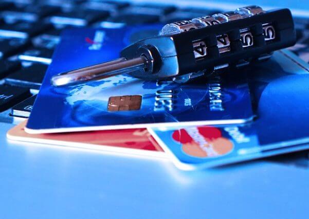 クレジットカードの現金化は利用規約違反