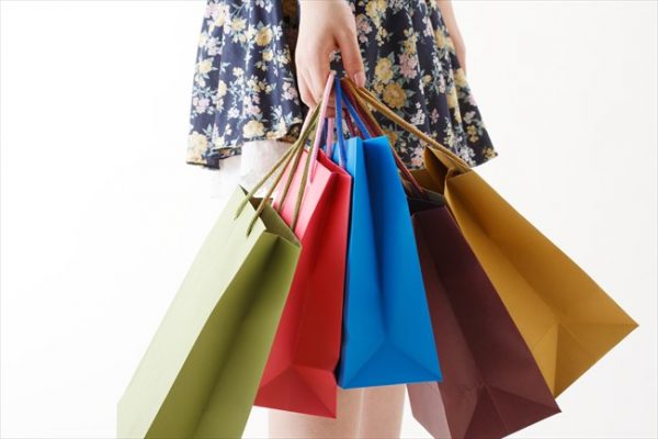 ショッピング枠を現金化するのに消費税って必要なの？